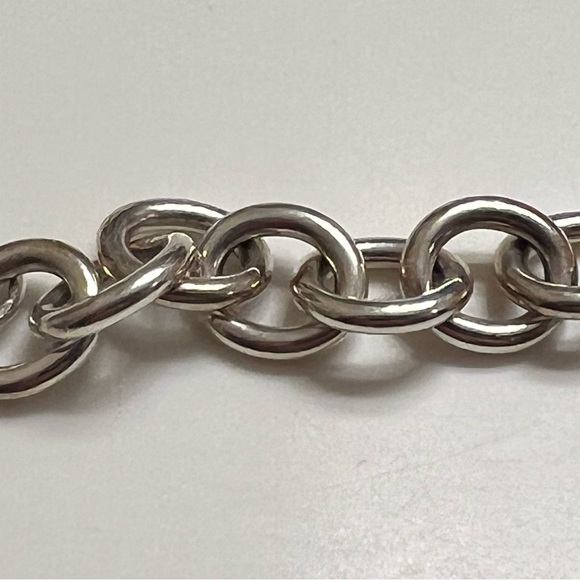 7.5” authentic Tiffany & Co. chunky Infinity love bracelet. Rare retired style. - Picture 7 of 8